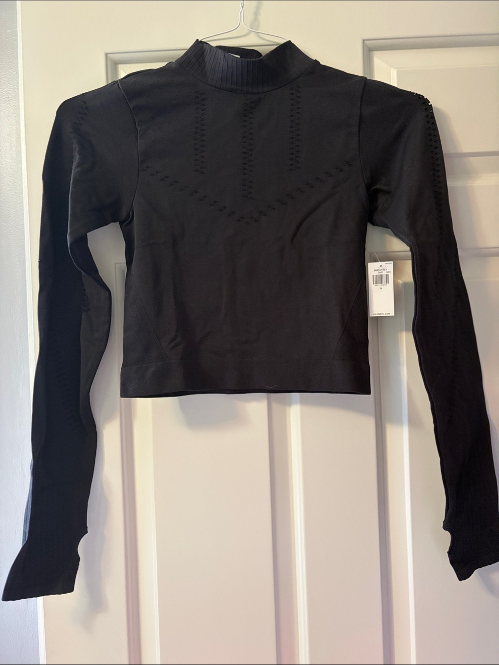 Old Navy Black Mock Neck Cropped Seamless Go-Dry Long-Sleeve Top